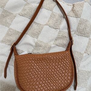 Elegant Tan Woven Shoulder Bag